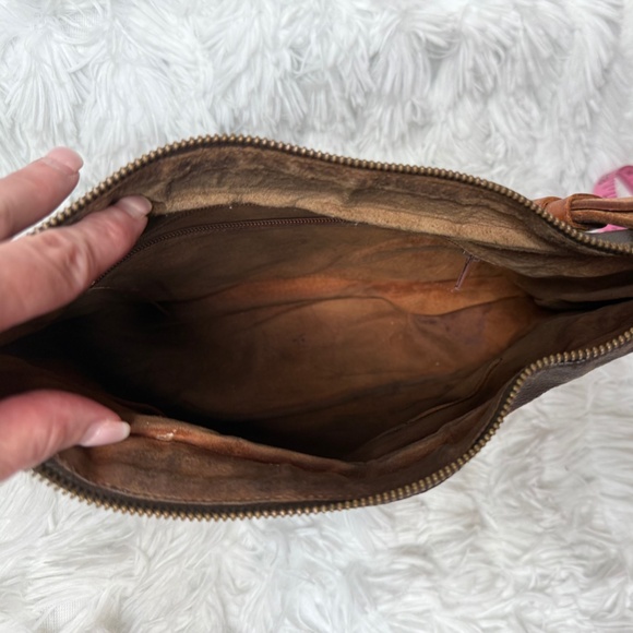 Louis Vuitton Crossbody/shoulder Purse - Picture 5 of 16